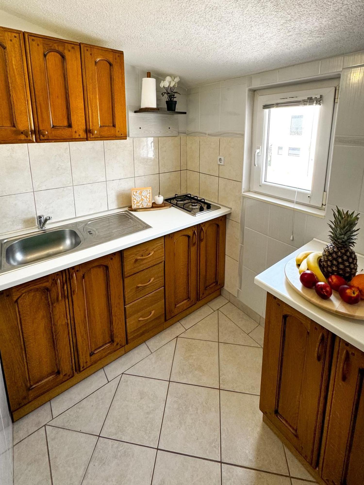 Apartmani Cvangic Vir Exterior photo